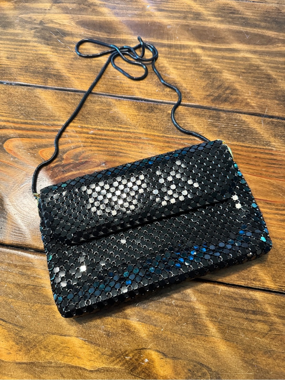 REGALE LTD BLACK VINTAGE SEQUIN METAL ZIPPER DRESSY CLUTCH METAL PURSE W/CHAIN